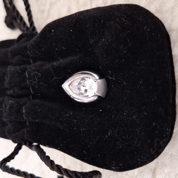 NEW SWAROVSKI Pin - Picture 1 of 5